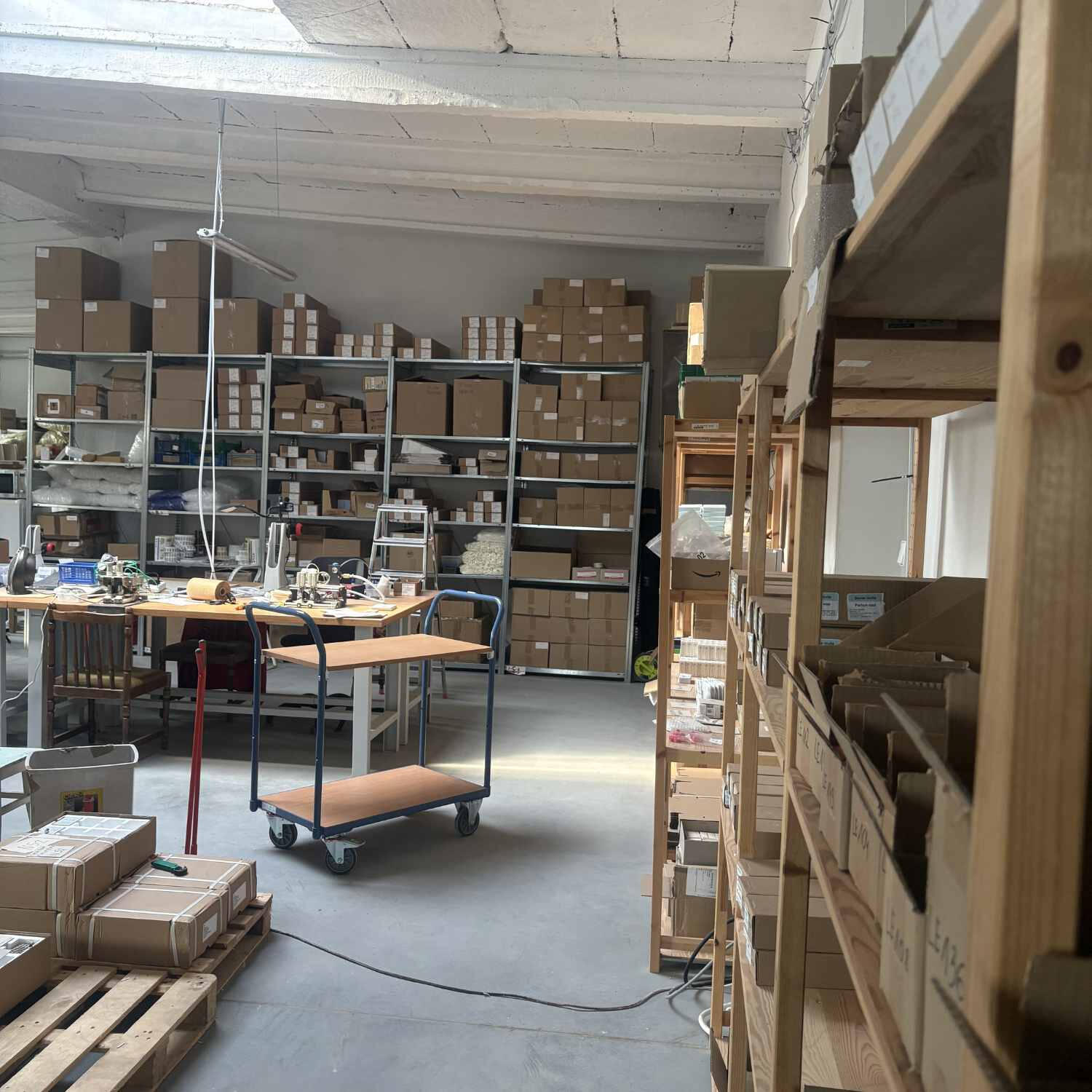 Storage area for goods, packaging and components for order-based preparation at our site in Poland